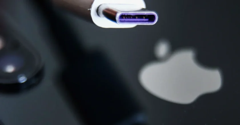 iPhone 15 Pro fonde i cavi USB-C? Arrivano segnalazioni ma nulla da temere.
